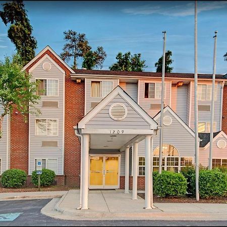 Travelers Inn And Suites 롤리 외부 사진