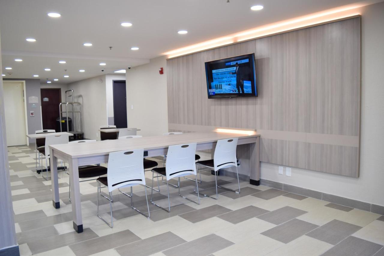Travelers Inn And Suites 롤리 외부 사진