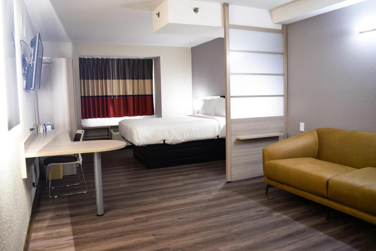 Travelers Inn And Suites 롤리 외부 사진